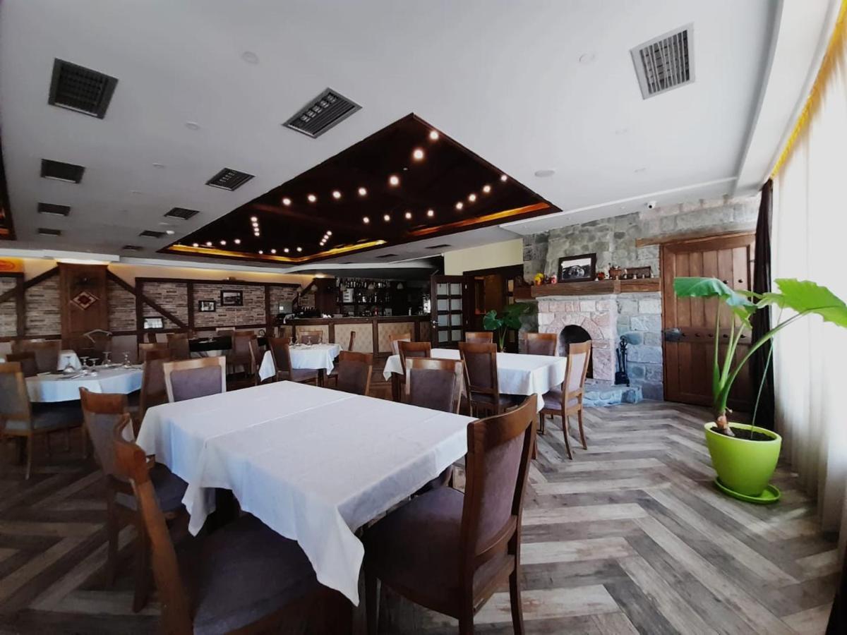 Hotel Happy Gjakova Екстериор снимка