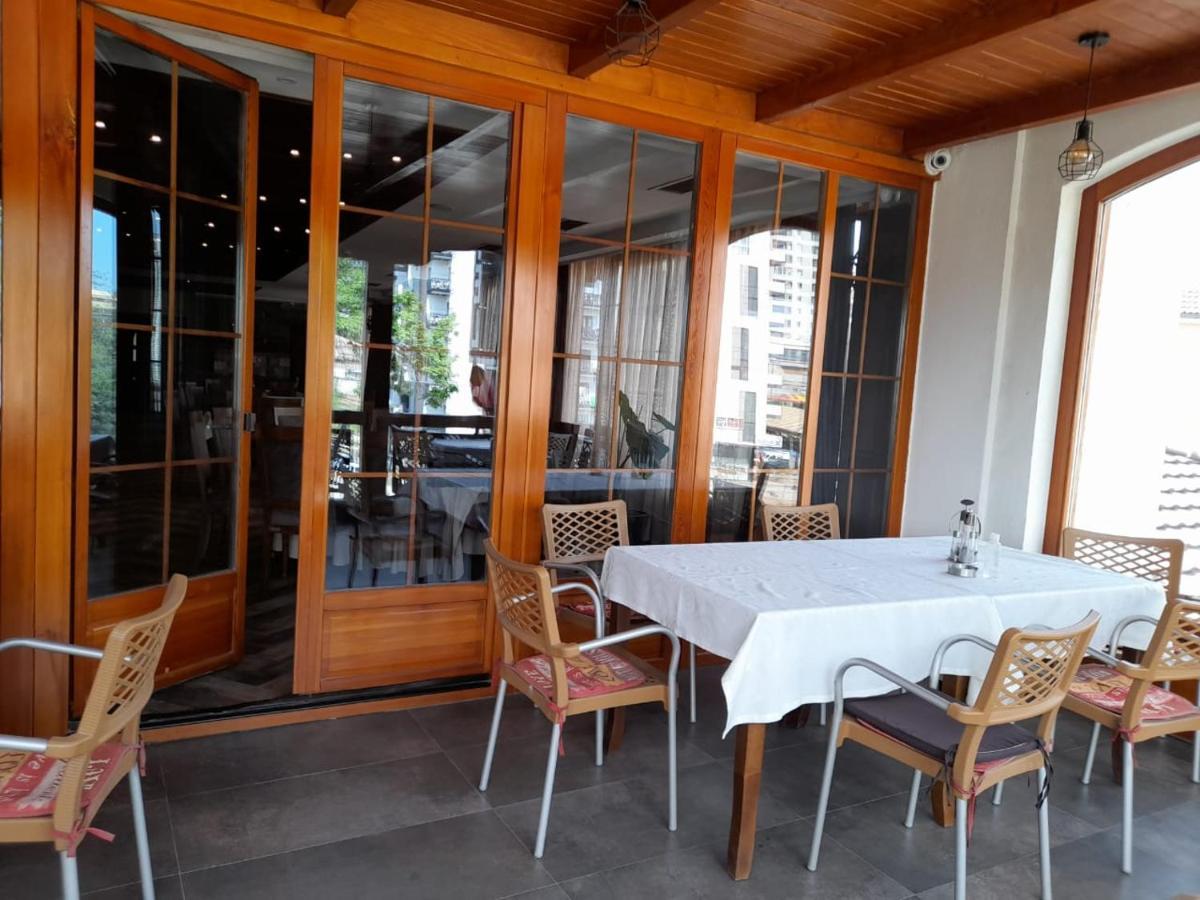 Hotel Happy Gjakova Екстериор снимка