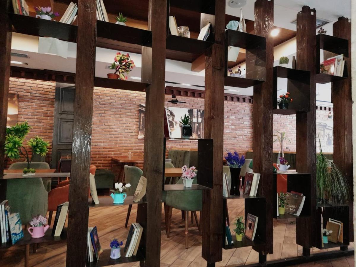 Hotel Happy Gjakova Екстериор снимка