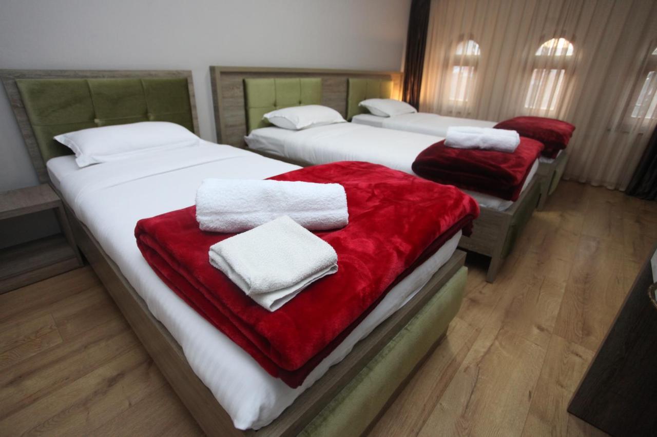 Hotel Happy Gjakova Екстериор снимка