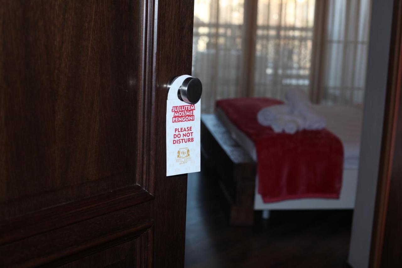Hotel Happy Gjakova Екстериор снимка